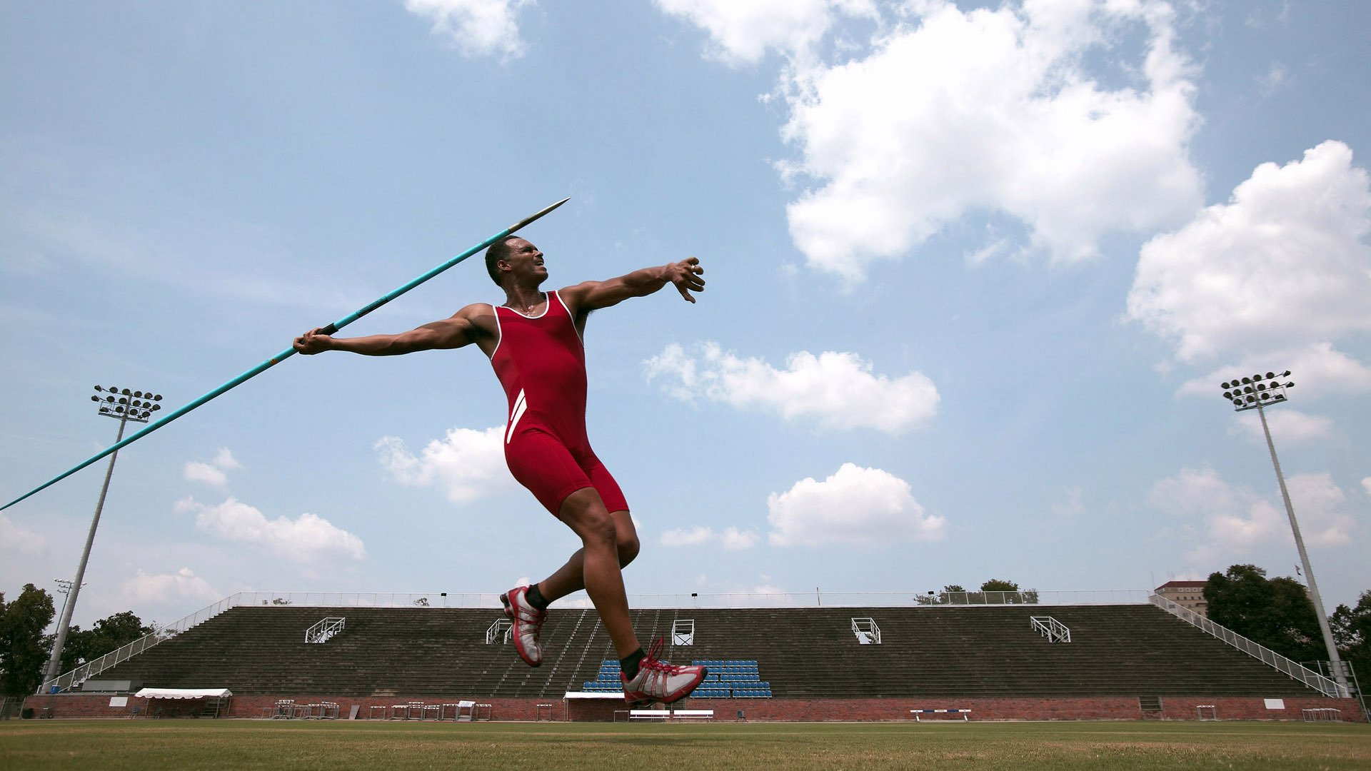 凯尔·查默斯赛后感谢团队支持，查尔斯凯恩